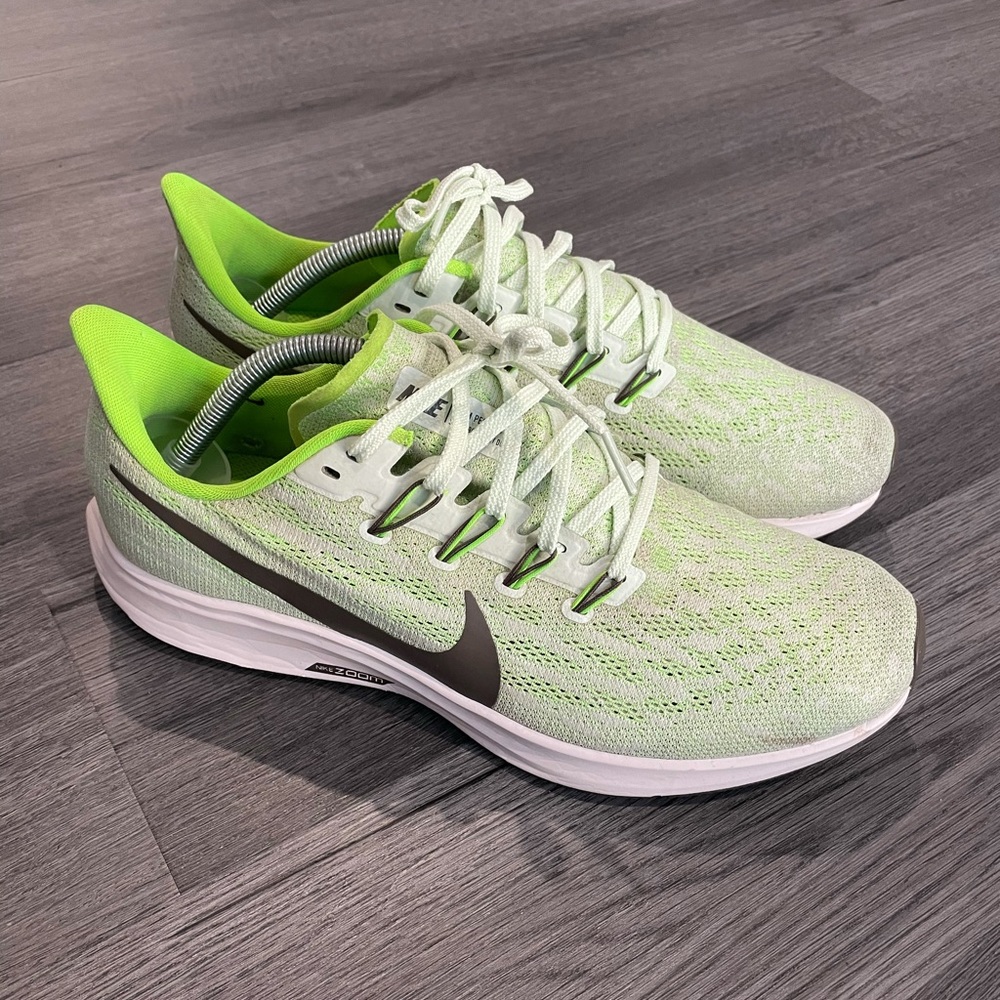 Nike air Pegasus lime green size 10